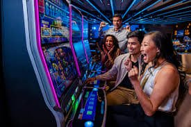 Platform macanhoki789 menawarkan pengalaman bermain terintegrasi dengan sportsbook, live dealer, dan slot