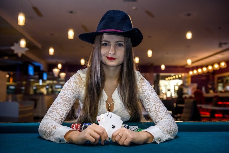 Studio Infinite Blackjack macanhoki789 dengan dealer langsung dan multiple player seats